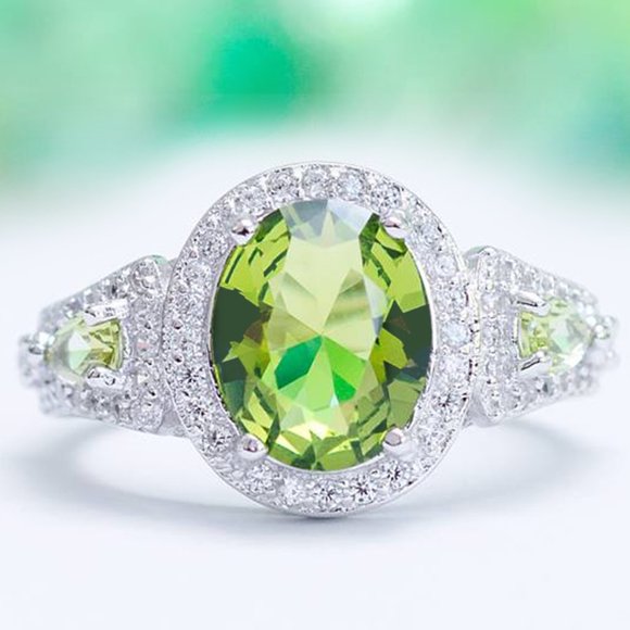 Green Peridot Gemstone ring, size 7, 925 Sterling Silver Charmed Aroma - Picture 1 of 8